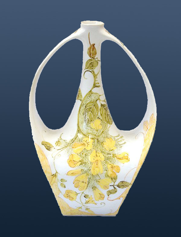 Nr.: 165, Reeds verkocht : sieraardewerk van Rozenburg,  Omschrijving: (eierschaal) Plateel Vaas, Hoog 18 cm Breed 11,5 cm, Periode: Jaar 1906, Schilder : H.G.A. Huyvenaar, 