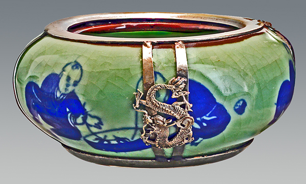 Nr.: 441, On offer a Chinese celadon green bowl