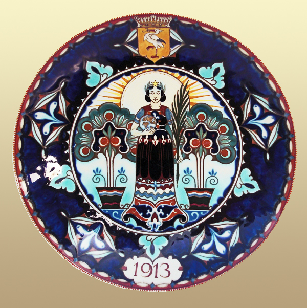 Nr.: 72, Already sold : decorative pottery made by Rozenburg, Description: (juliana) Plateel Wall plate, Diameter 27 cm , period: Year 1913, Decorator : unknown, 