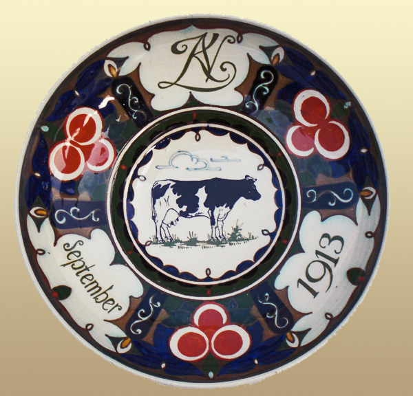 Nr.: 80, On offer decorative pottery made by Rozenburg, Description: (juliana) Plateel Dish , Diameter 14,6 cm Height 3,6 cm, period: Year 1913, Decorator : unknown , 